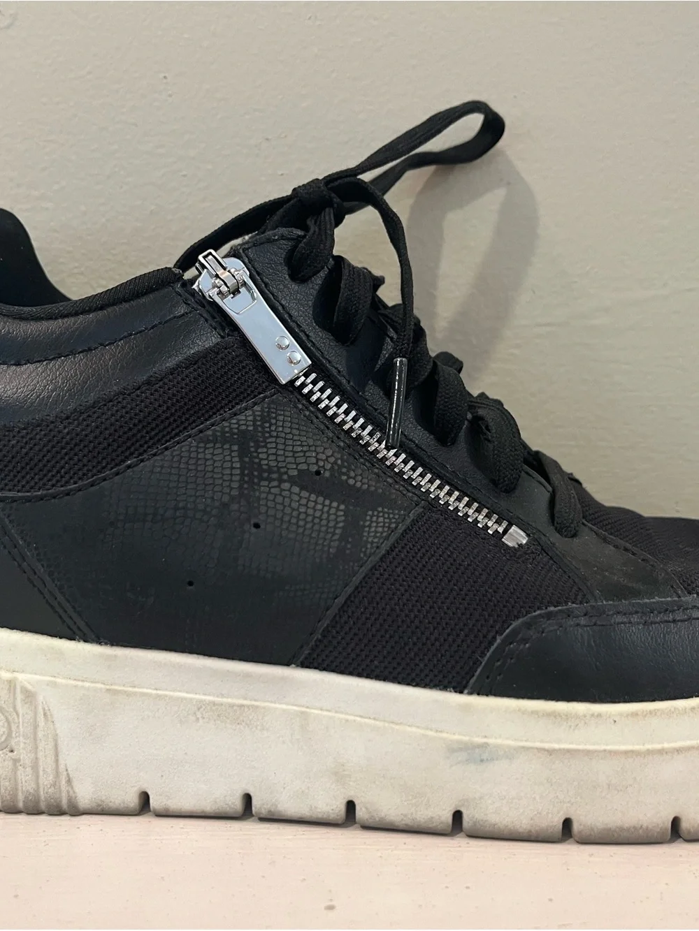RYKA Victory Black Canvas Hidden Wedge Zip & Tie Sneaker Sz 9 Cute+Comfortable!